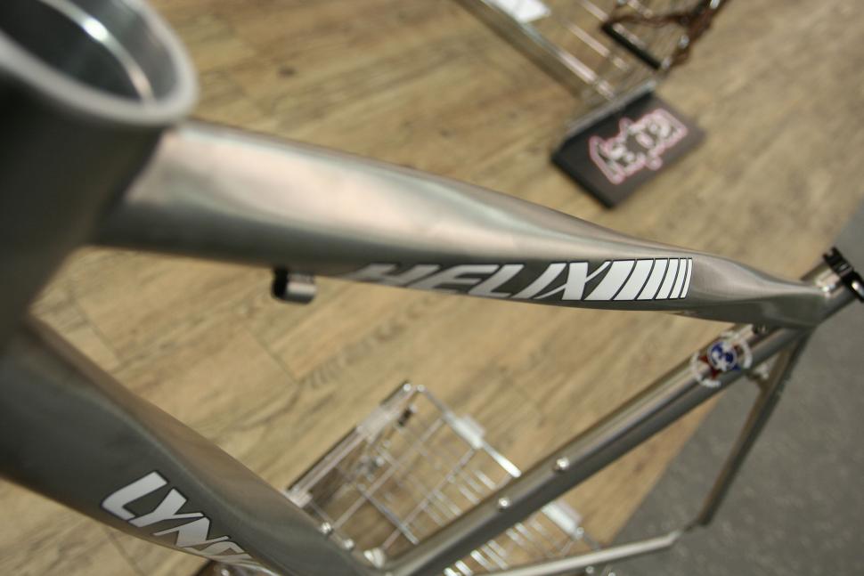 Lynskey sportive disc titanium best sale road frame